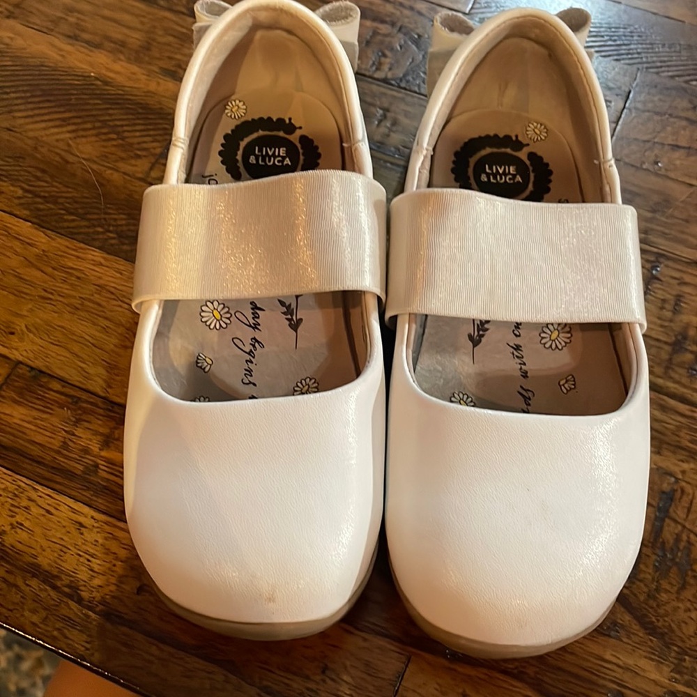 Livie & Luca white Mary Janes - 10 toddler